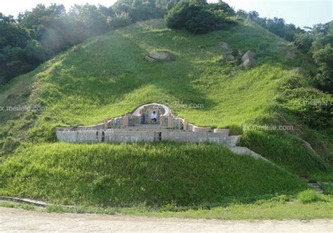 墳墓風水|墓地風水:墓地含義,重要性,十九貴訣,墓相,介紹,選擇,注意事項,操。